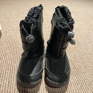 Lands’ End Insulated Boys Boots